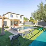 Maison Calme Avec Jardin Arles&nîmes à 20 Min