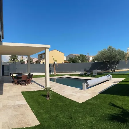 Tatil Evi Piscine 12 Personne Dans Le Gard *
