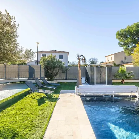 Equipee Piscine 12 Pers Proche Nimes Arles Camargue Ferienhaus